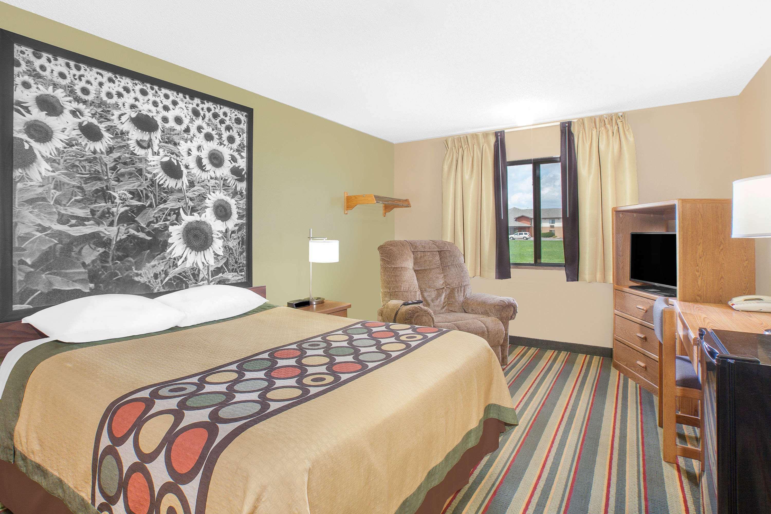 Super 8 By Wyndham Mt Pleasant Motell Mount Pleasant Exteriör bild