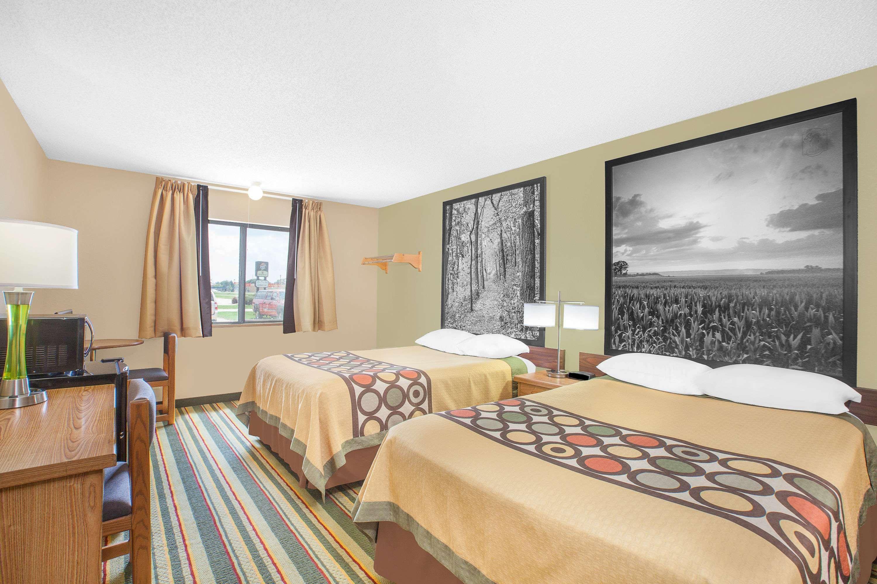 Super 8 By Wyndham Mt Pleasant Motell Mount Pleasant Exteriör bild