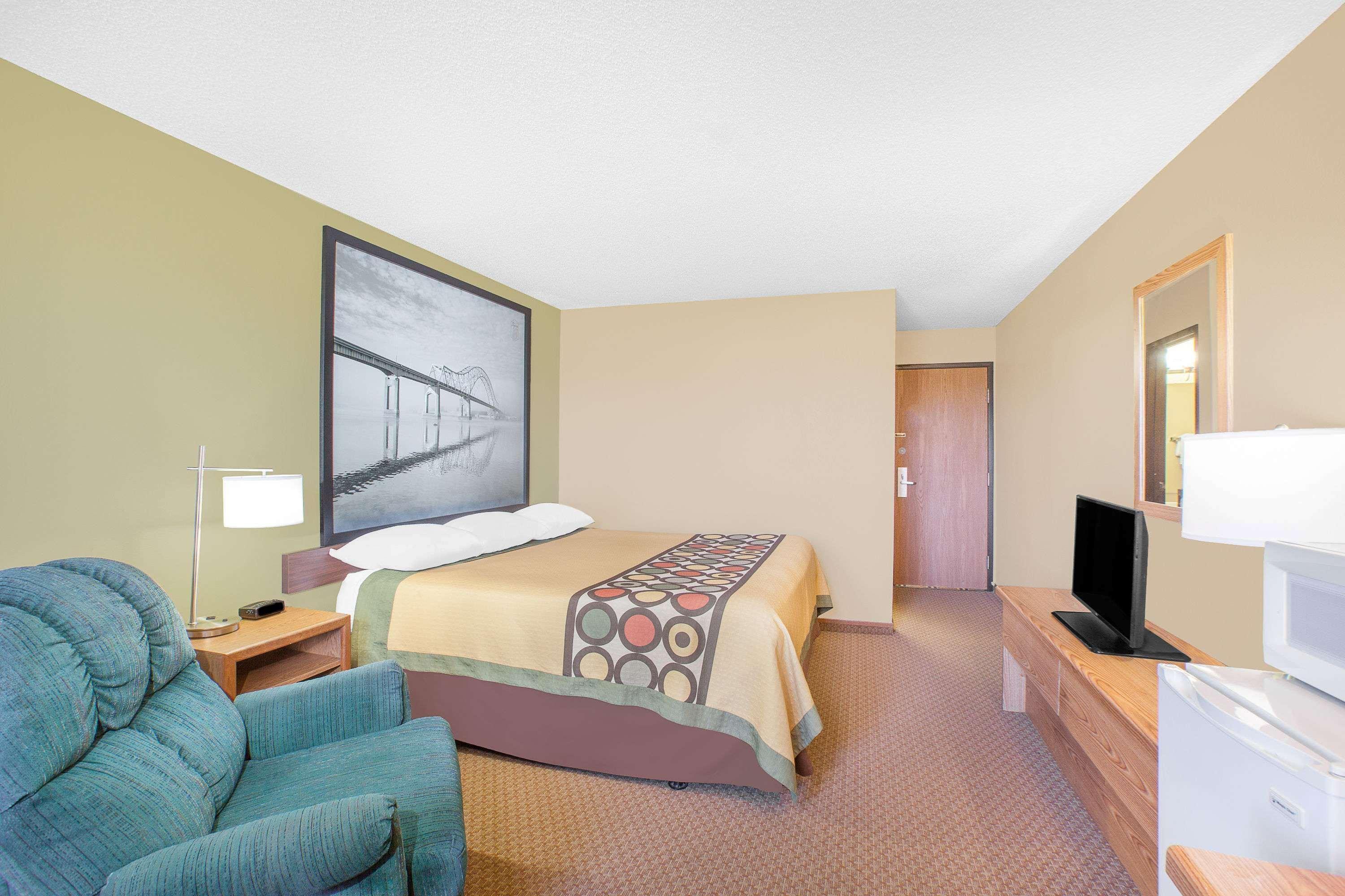 Super 8 By Wyndham Mt Pleasant Motell Mount Pleasant Exteriör bild