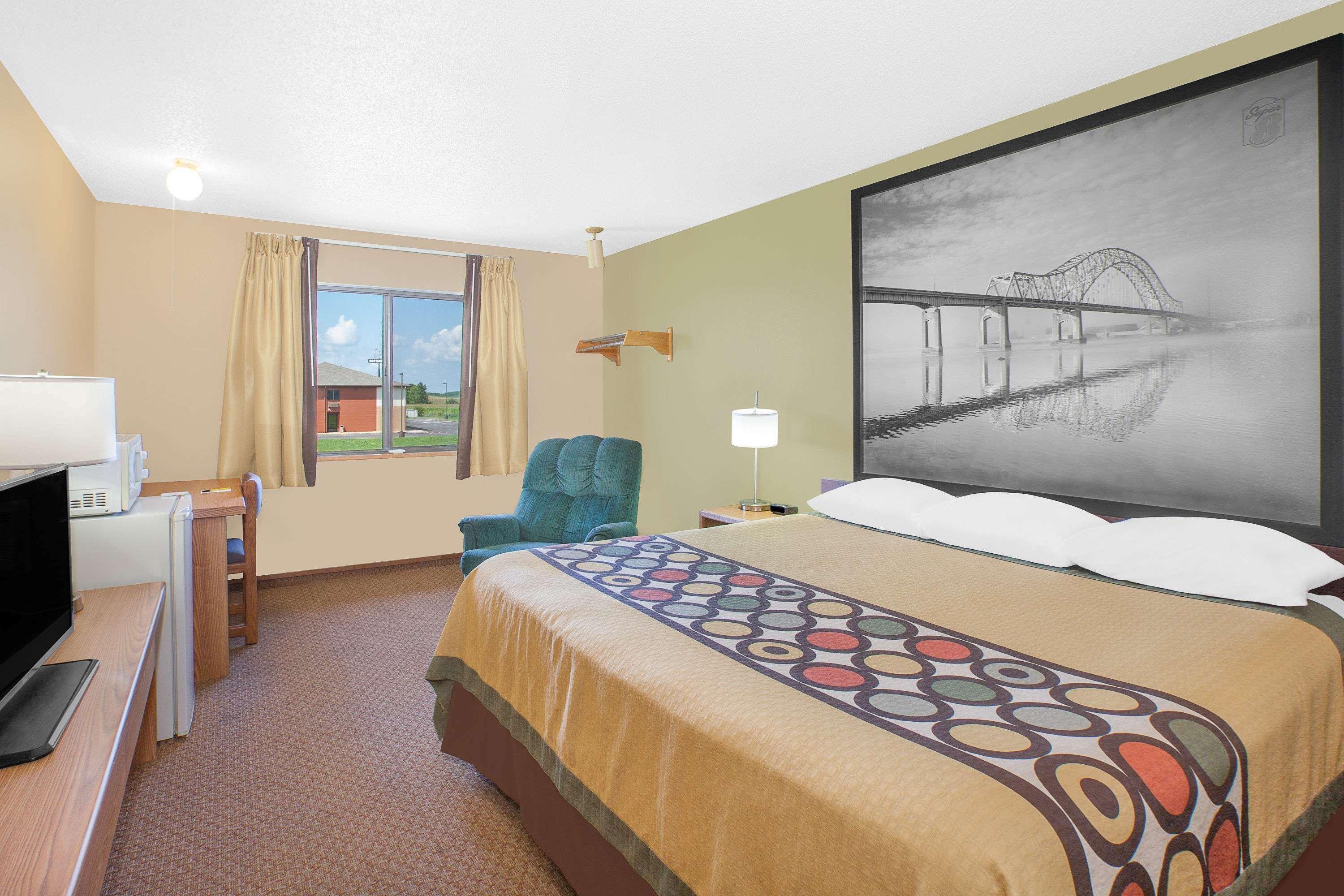 Super 8 By Wyndham Mt Pleasant Motell Mount Pleasant Exteriör bild